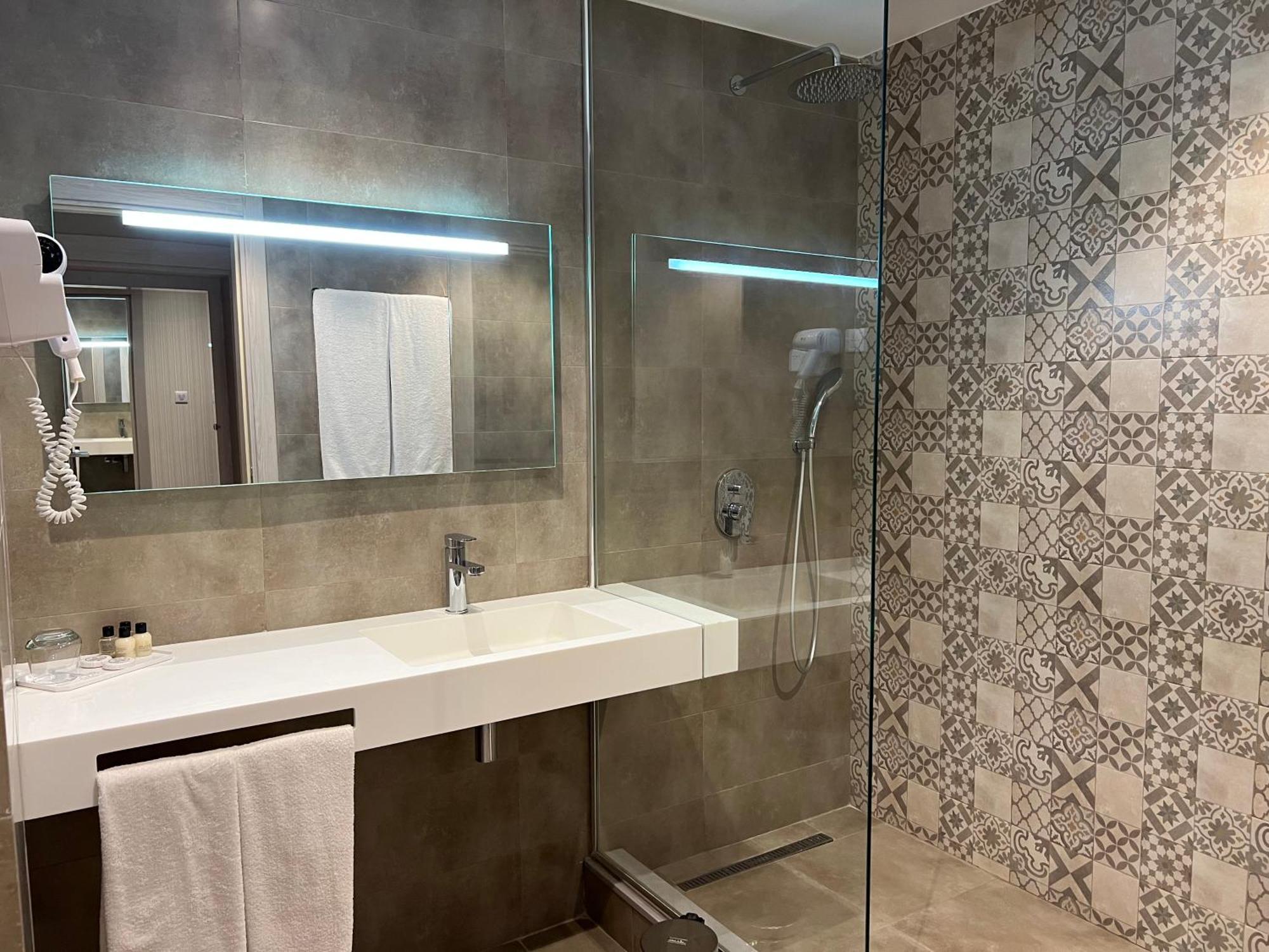 Hotel Ben Aouda & Spa Tipaza Ngoại thất bức ảnh