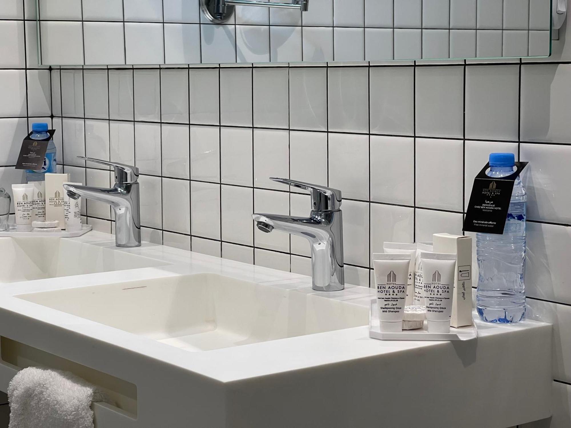 Hotel Ben Aouda & Spa Tipaza Ngoại thất bức ảnh